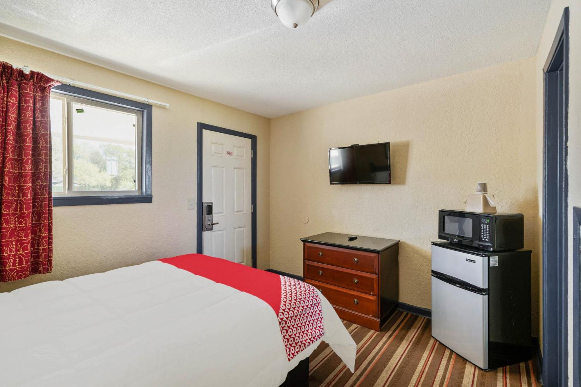 Oyo Hotel Luling Tx Downtown I-10/Us-90 Экстерьер фото