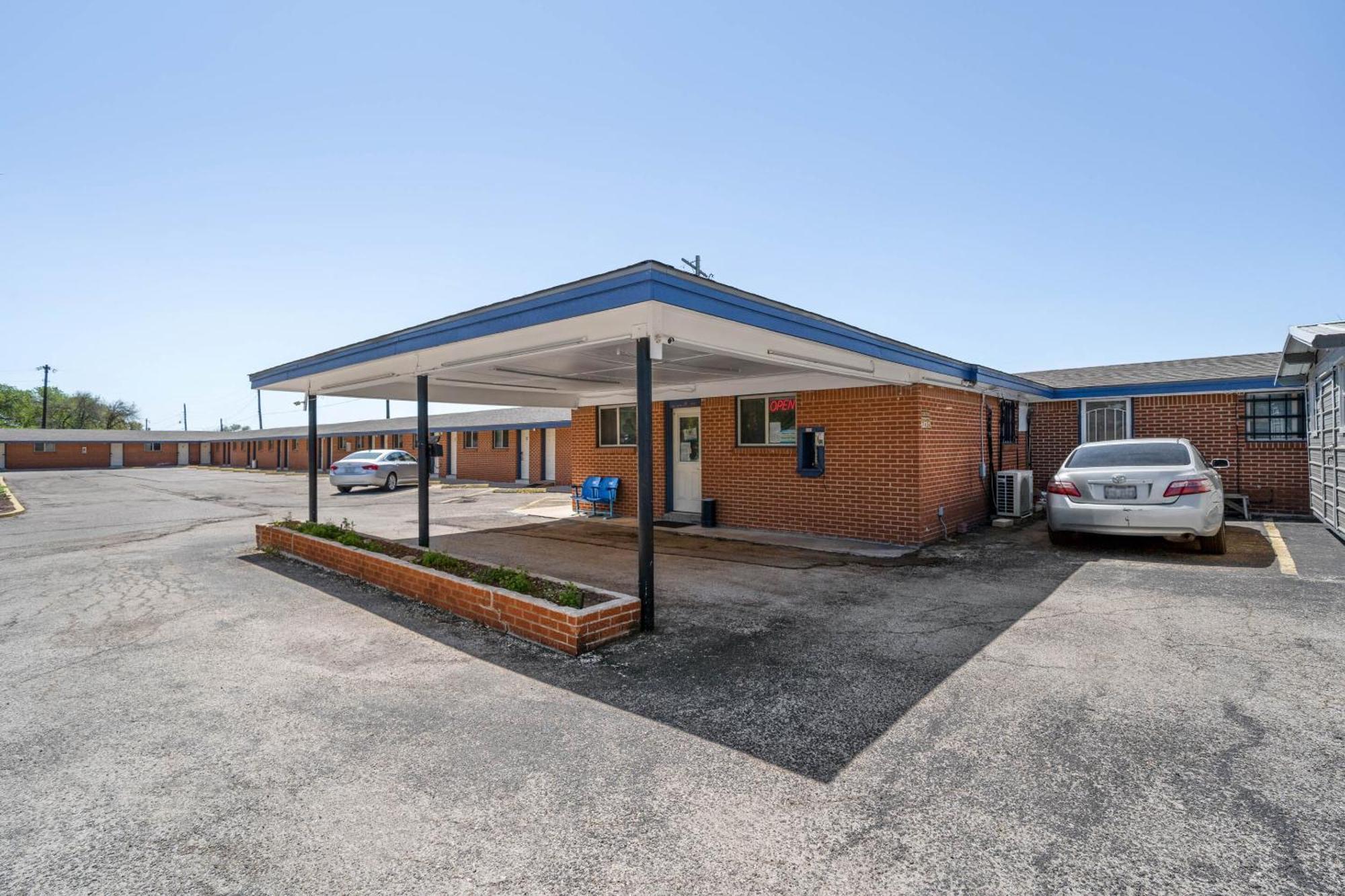Oyo Hotel Luling Tx Downtown I-10/Us-90 Экстерьер фото