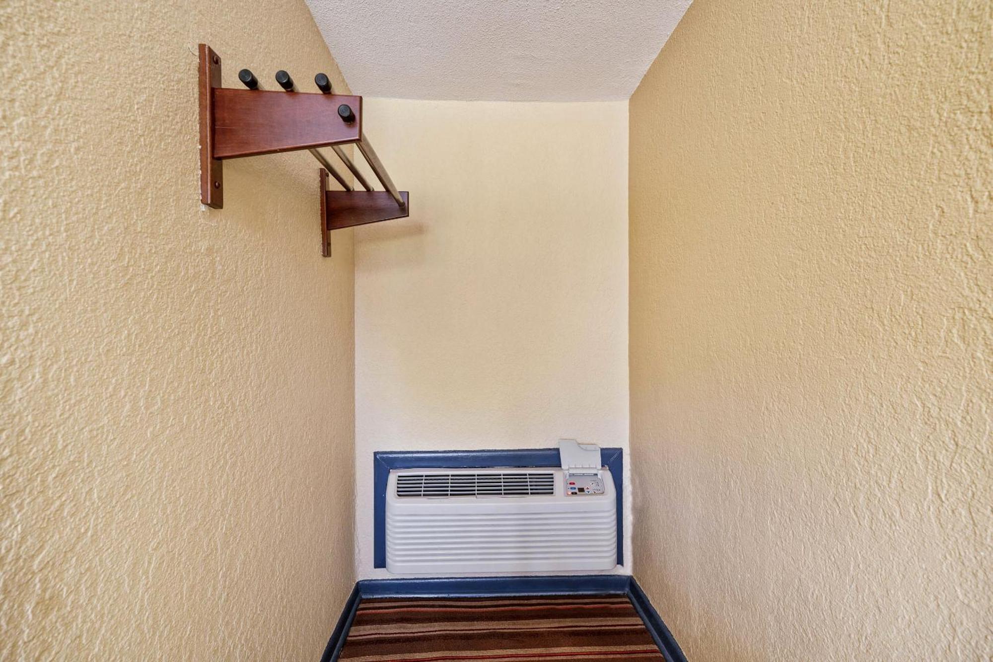 Oyo Hotel Luling Tx Downtown I-10/Us-90 Экстерьер фото